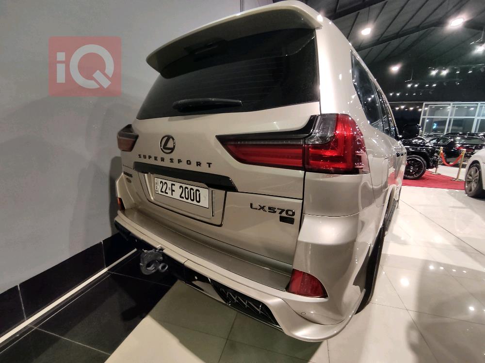Lexus LX
